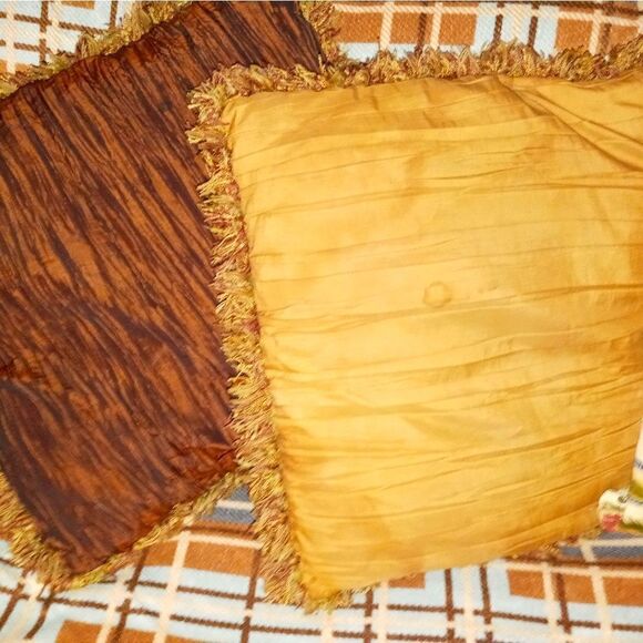 1 pillow   - Picture 8 of 8